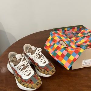 GUCCI MENS SNEAKERS  Size 9.5